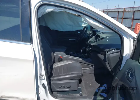 2017 Ford Escape Titanium z USA, uszkodzony, nr VIN 1FMCU0JD9HUB42544